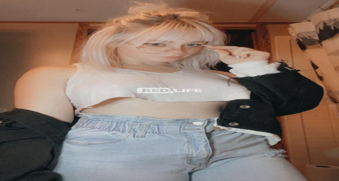 sexy slut await you daddies
