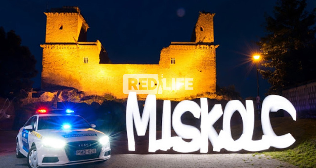 Kicsit ez, kicsit az -