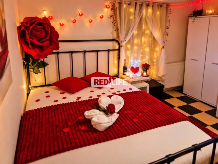 fix leadó női tulajdonos Relax