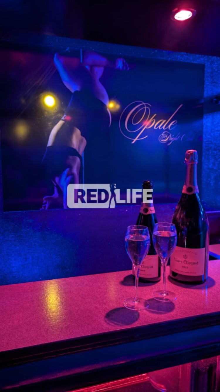 club l'opale hostess munka ingyenes