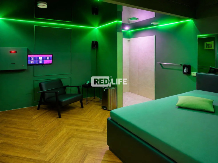 külön szállás nightclub peepshow rugalmas