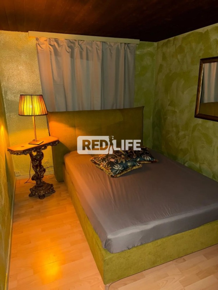 escort munka magyar recepciós napi