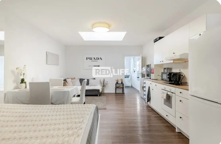 penthouse studio prémium hirdetések privát