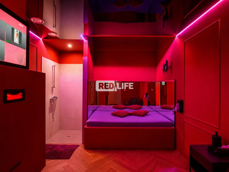 külön szállás nightclub peepshow rugalmas